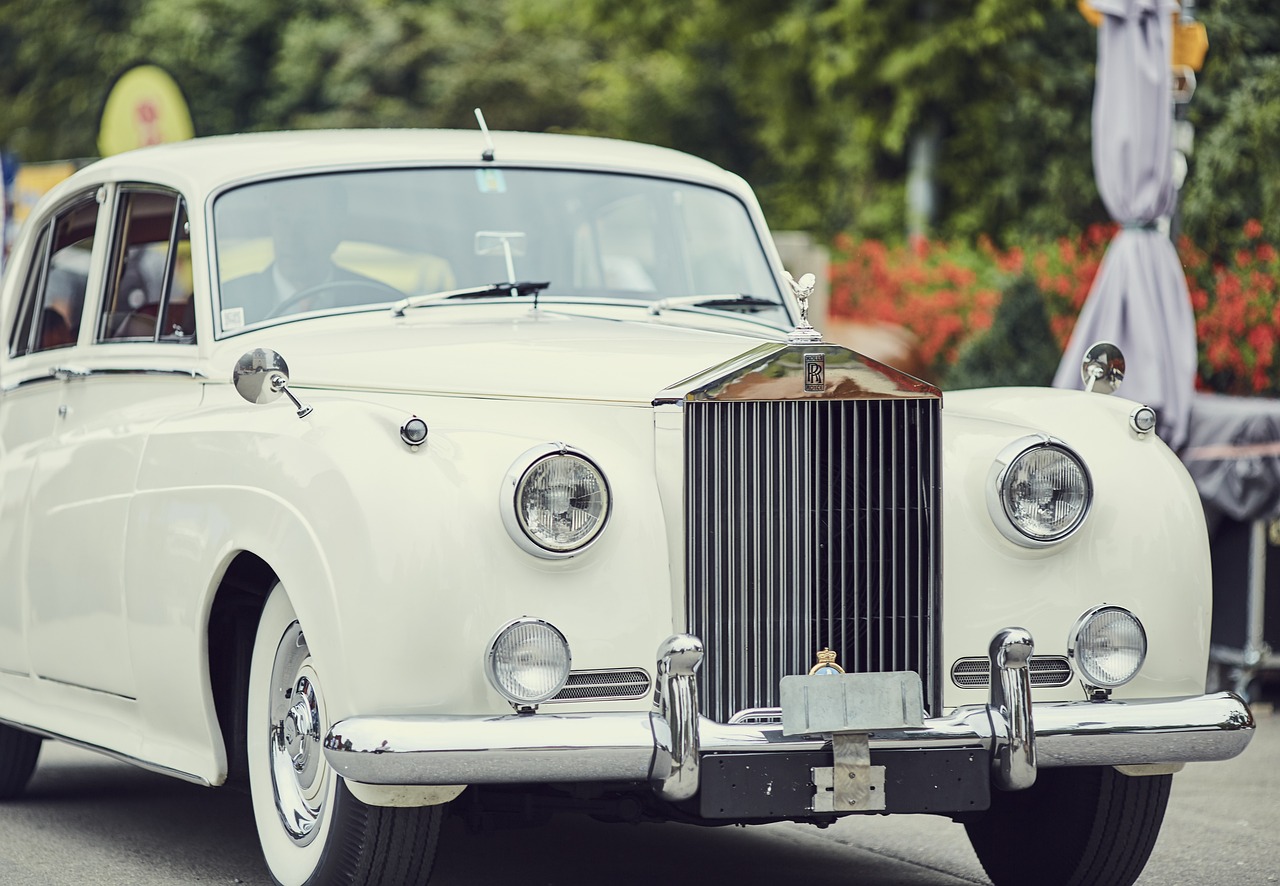 rolls royce, white, antique car-4414683.jpg